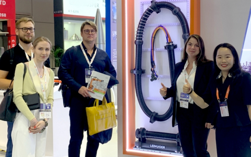 CQ9传奇电子电气携创新机器人管线包 闪耀2024工业博览会